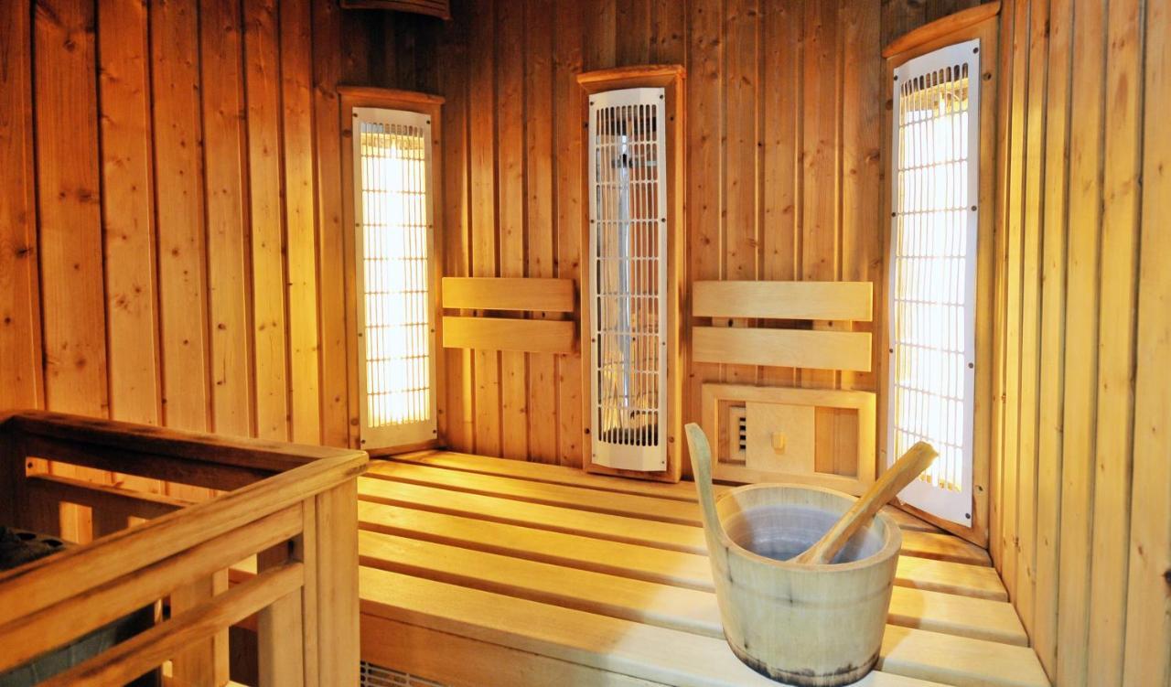 Bursztyn Spa Kołobrzeg Eksteriør billede